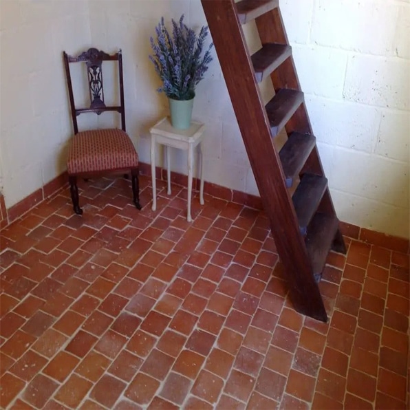 KR1 – Reclaimed Terracotta Tiles