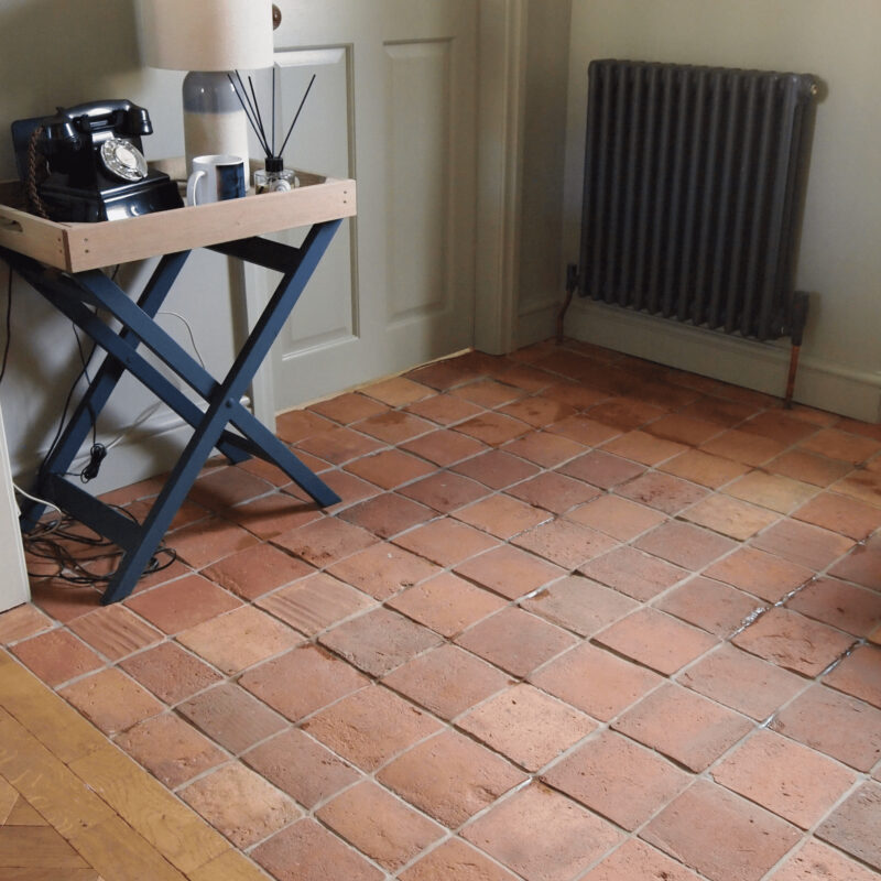 KR1 – red square reclaimed terracotta tiles