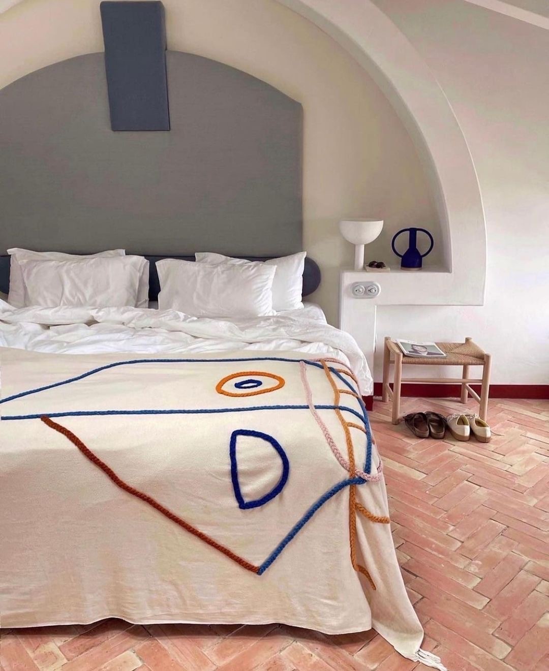 SP7 terracotta tile in bedroom